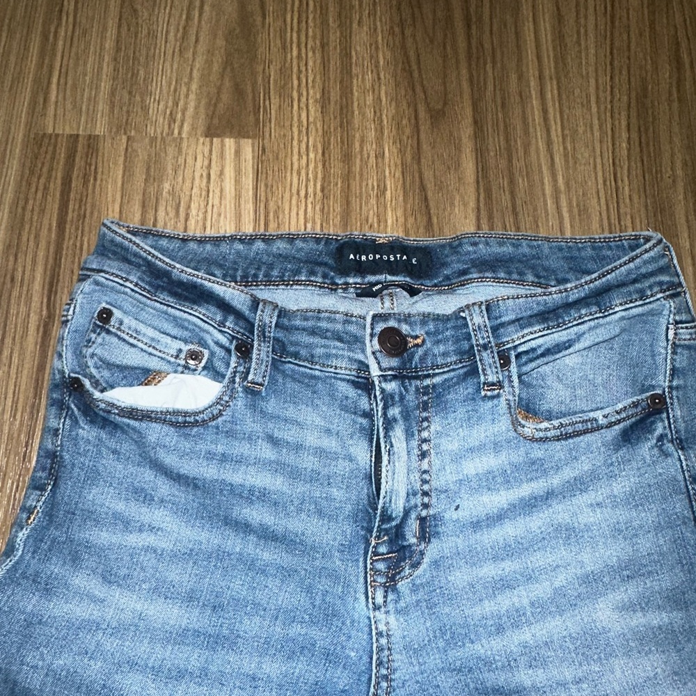 Mid-Rise Bootcut jeans